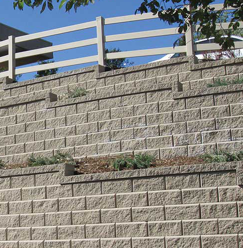 Caps & Corners by Keystone Hardscapes®